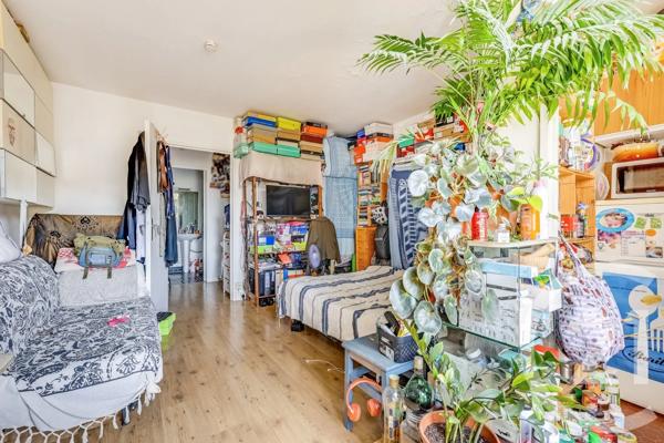 Appartement F1 à vendre  1 pièce - 27 m 2   PARIS  - 75018