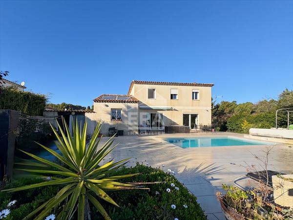 Maison Septemes Les Vallons T6 de 167.53 m2 avec piscine