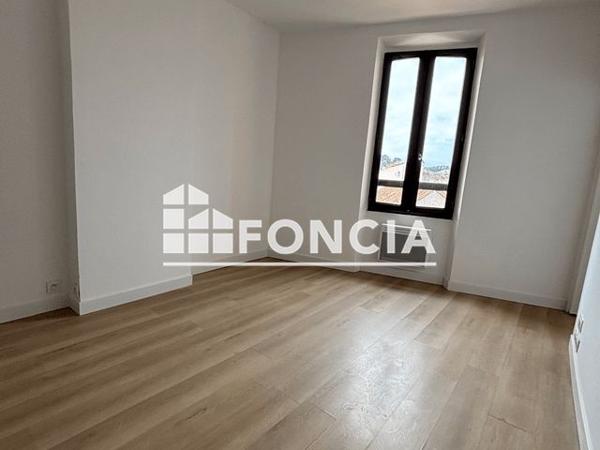 Location Studio 36.03 m² - 23 RUE DENFERT ROCHEREAU La Seyne Sur Mer 83500
