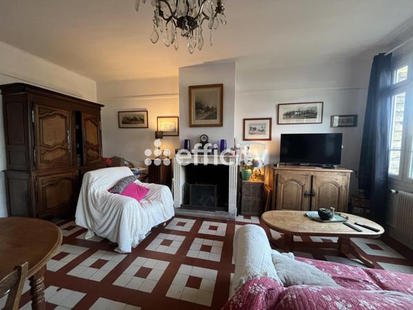 Maison
         8 pièces
        - 182 m² Bien prestige 705 000 € *