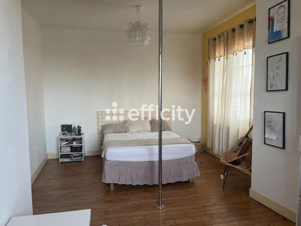 Maison
         8 pièces
        - 182 m² Bien prestige 705 000 € *