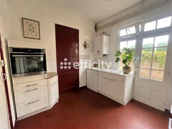 Maison
         8 pièces
        - 182 m² Bien prestige 705 000 € *