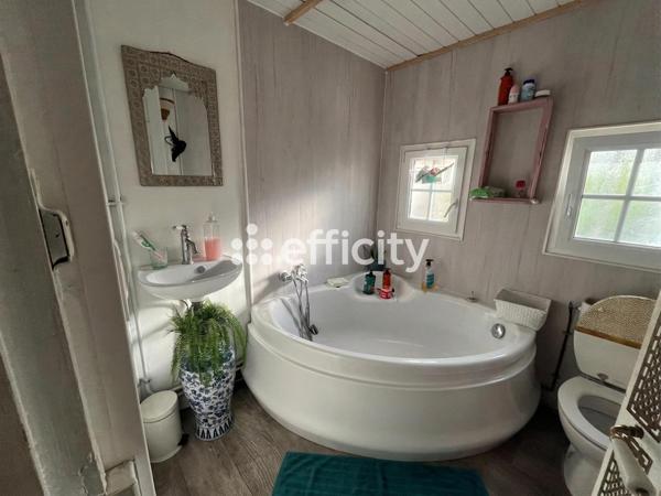 Maison
         8 pièces
        - 182 m² Bien prestige 705 000 € *