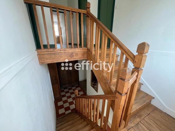 Maison
         8 pièces
        - 182 m² Bien prestige 705 000 € *