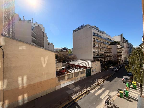 MÉTRO FELIX FAURE - LOCATION MEUBLÉE - 3 PIÈCES 73M2 - 2ÈME ÉTAGE SANS ASCENSEUR