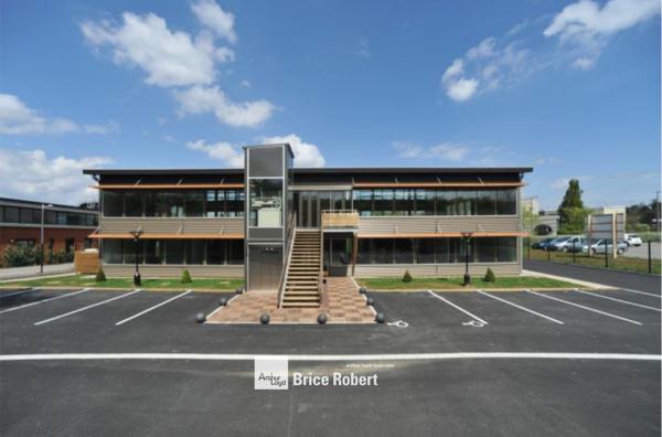 Bureaux à louer à Bron surface de 622 m² avec certification BBC