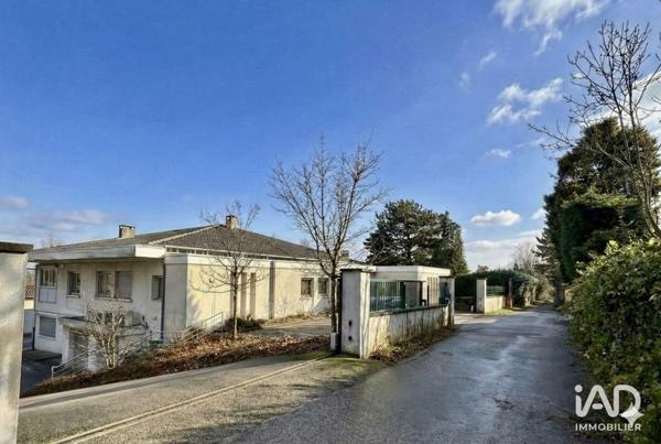 Bureaux à vendre 810 m² Écully