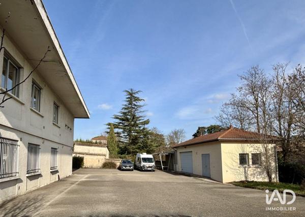 Bureaux à vendre 810 m² Écully