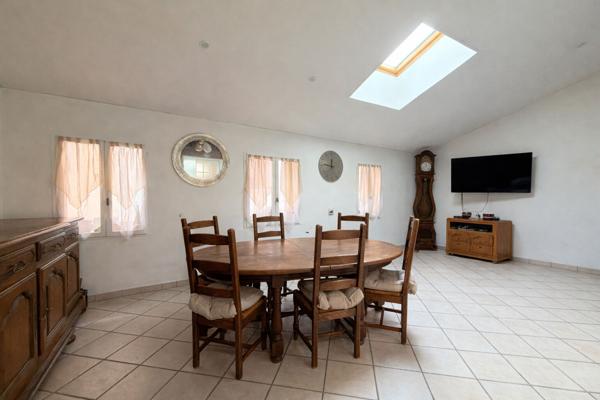 À VENDRE EN EXCLUSIVITÉ 84120 PERTUIS MAISON DE VILLAGE 4 PIÈCES D'ENVIRON 83 M² AVEC PANNEAUX SOLAIRES.