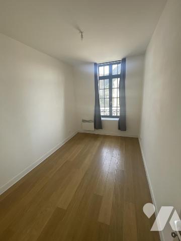 Appartement T3 avec terrasse et balcon – SECLIN Hypercentre – Face à la Collégiale