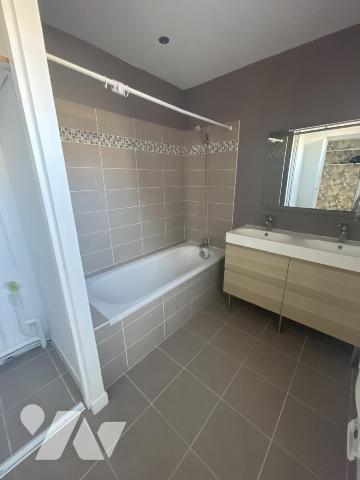 Appartement T3 avec terrasse et balcon – SECLIN Hypercentre – Face à la Collégiale