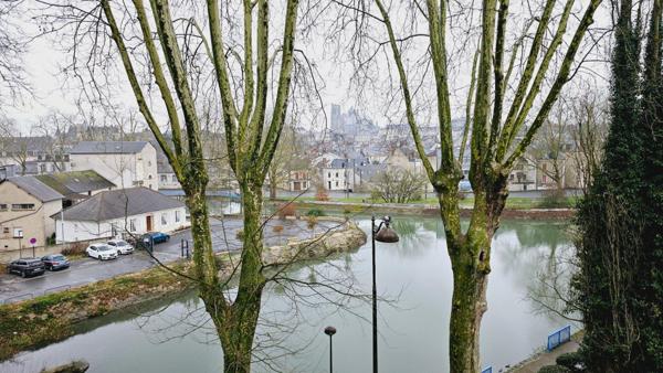 BOURGES APPARTEMENT 3 PIECES 81M² BALCONS PARKING