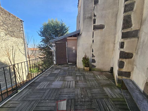 T5 DE CARACTERE AVEC TERRASSE