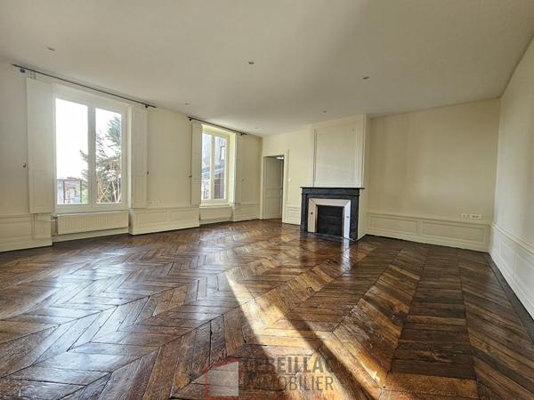 T5 DE CARACTERE AVEC TERRASSE