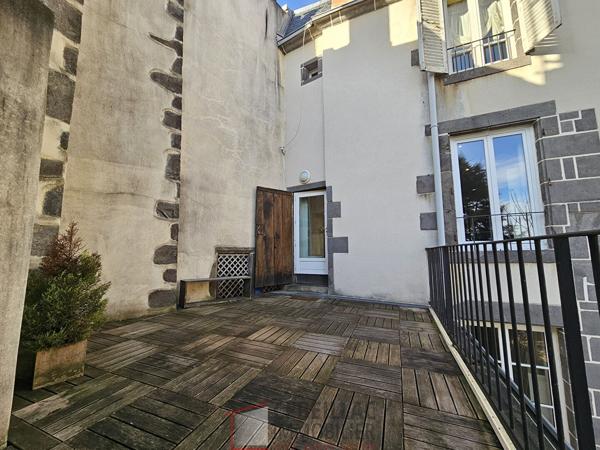 T5 DE CARACTERE AVEC TERRASSE