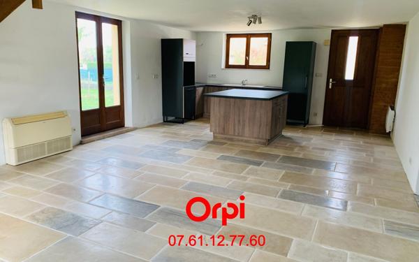 Maison à vendre    5 pièces •  Saint-Étienne-de-Saint-Geoirs