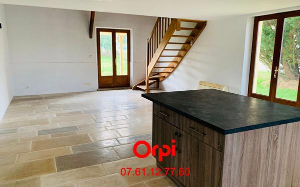 Maison à vendre    5 pièces •  Saint-Étienne-de-Saint-Geoirs