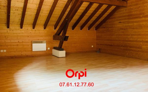 Maison à vendre    5 pièces •  Saint-Étienne-de-Saint-Geoirs