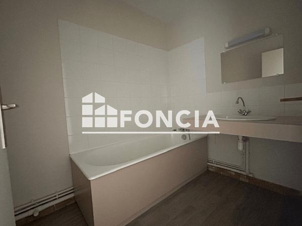 Location Appartement 3 pièces 51.68 m² - 8 RUE BONCENNE Poitiers 86000