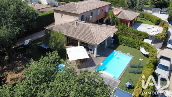 Maison à vendre 5 pièces 130 m² Grimaud