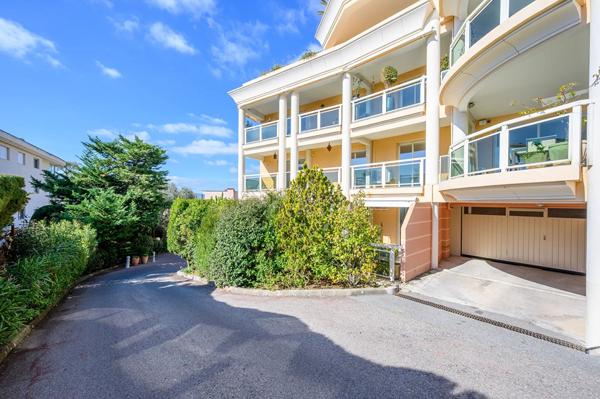Appartement Le Cannet (Bréguière) 3p 93 m2 terrasse, garage, piscine