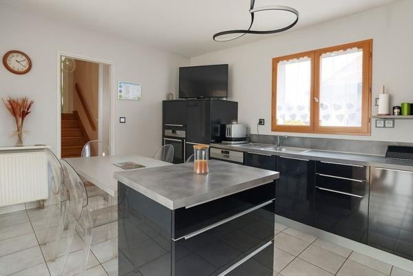 VILLA individuelle avec piscine