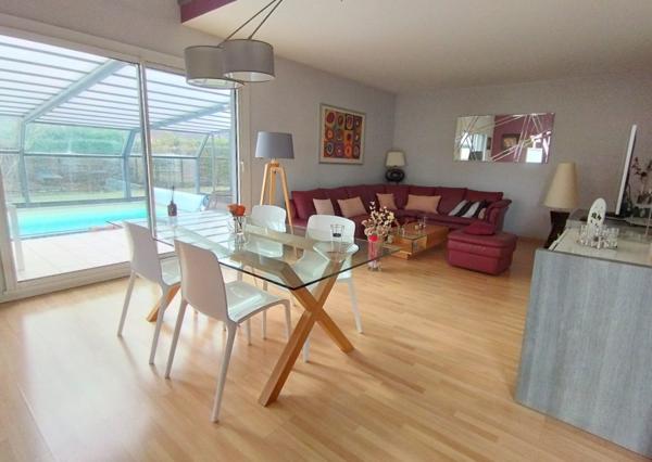 VILLA individuelle avec piscine