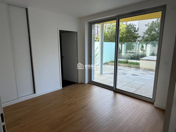 Location Appartement 5 pièces 103.4 m² - Suresnes 92150