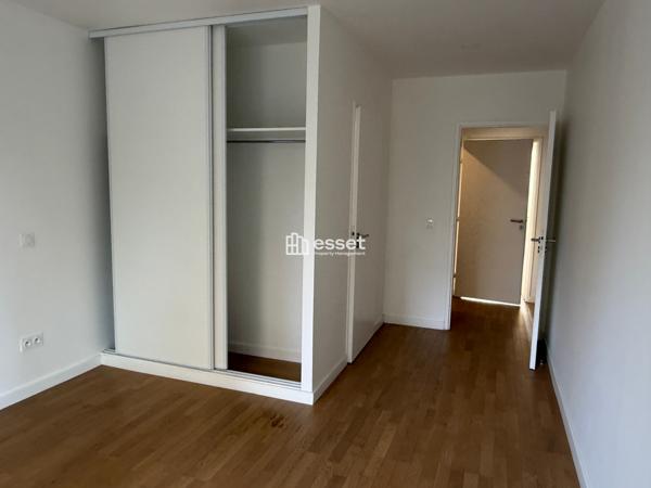 Location Appartement 5 pièces 103.4 m² - Suresnes 92150