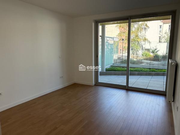 Location Appartement 5 pièces 103.4 m² - Suresnes 92150