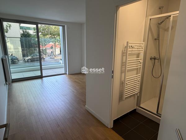 Location Appartement 5 pièces 103.4 m² - Suresnes 92150