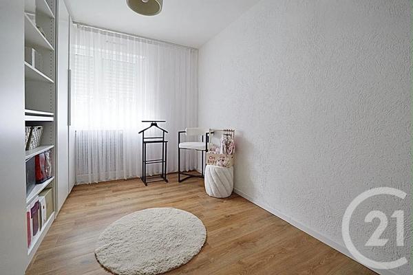 Appartement F4 à vendre  4 pièces - 76,10 m 2   MONTBELIARD  - 25
