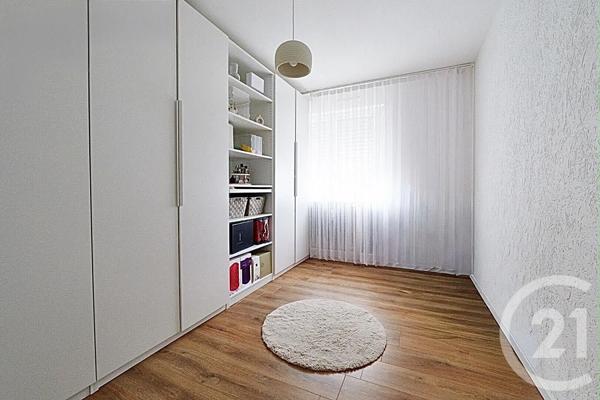 Appartement F4 à vendre  4 pièces - 76,10 m 2   MONTBELIARD  - 25