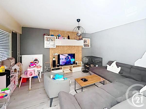 Appartement F4 à vendre  4 pièces - 76,10 m 2   MONTBELIARD  - 25