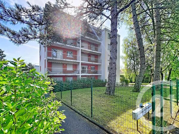 Appartement F4 à vendre  4 pièces - 76,10 m 2   MONTBELIARD  - 25