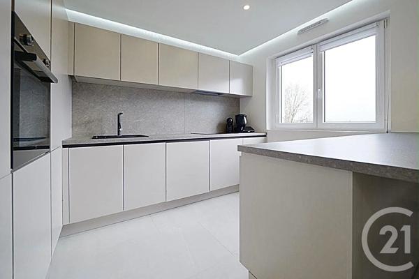 Appartement F4 à vendre  4 pièces - 76,10 m 2   MONTBELIARD  - 25