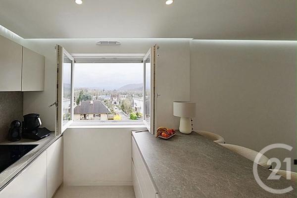 Appartement F4 à vendre  4 pièces - 76,10 m 2   MONTBELIARD  - 25