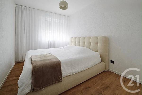 Appartement F4 à vendre  4 pièces - 76,10 m 2   MONTBELIARD  - 25