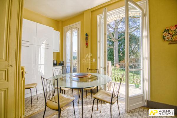 Versailles Les Prés Maison exceptionnelle de 320 m² au sol sur une parcelle de 550 m² €2 990 000 ** - Référence 27619