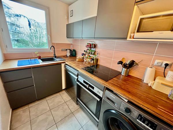 Appartement Cergy 3 pièce(s) 60.99 m2 215 000 € ** - Référence 2248