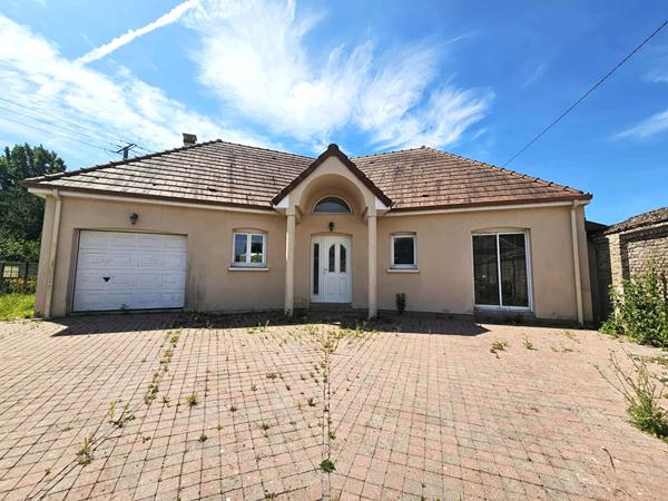 Vaste pavillon récent - Rue