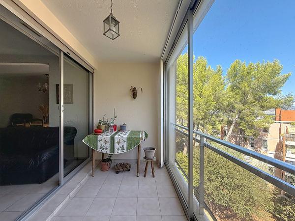 À vendre Grand appartement T5 de 103 m² à La Seyne-sur-Mer.