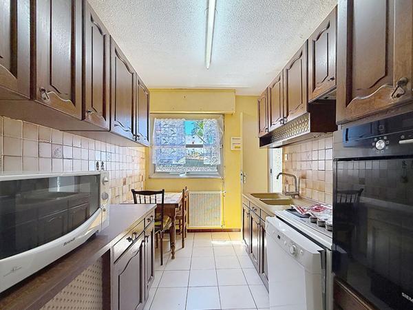 À vendre Grand appartement T5 de 103 m² à La Seyne-sur-Mer.