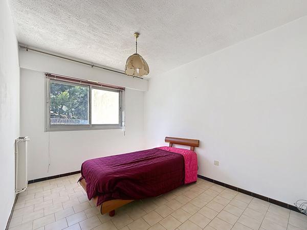 À vendre Grand appartement T5 de 103 m² à La Seyne-sur-Mer.