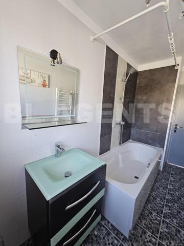 Coulommiers même, pavillon traditionnel de 135 m² habitable sur sous-sol total: salon/séjour de 32.5