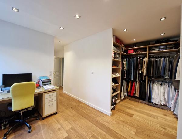 Meyzieu (69330) Villa 7 pièces de 159 m², sous-sol