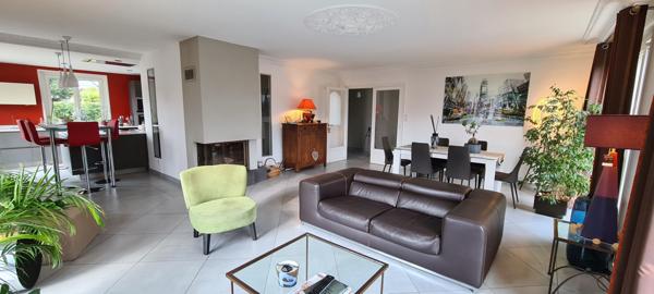 Meyzieu (69330) Villa 7 pièces de 159 m², sous-sol