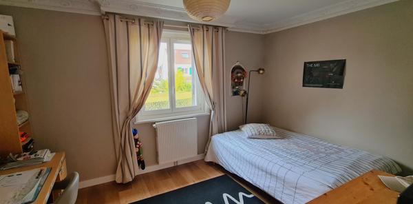 Meyzieu (69330) Villa 7 pièces de 159 m², sous-sol