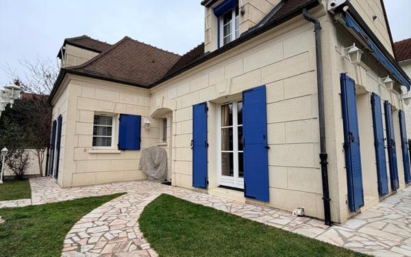 Maison à vendre    5 pièces • 170,96 m2 Joinville-le-Pont