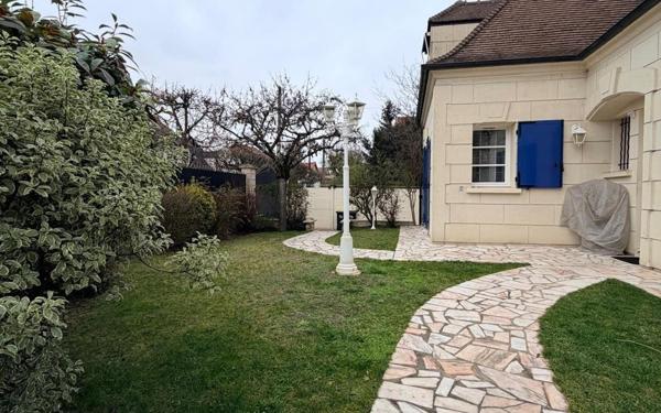 Maison à vendre    5 pièces • 170,96 m2 Joinville-le-Pont